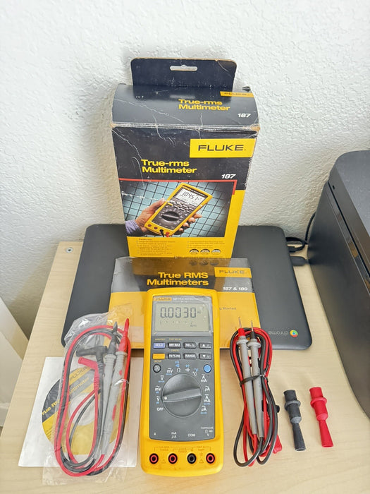 FLUKE 187 TRUE RMS MULTI METER W/LEADS & CALIBRATION CERTIFICATE- FREE SHIPPING