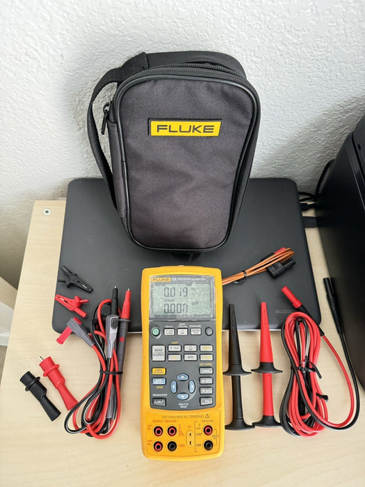 Fluke 726 Precision Multifunction Process Calibrator /W NEW LEADS & BAG & CLIPS