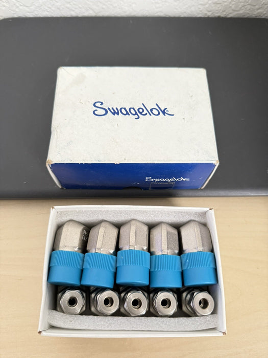 1 - Swagelok Elbow Connector Fitting, 1/4" Tube x 1/2" Male NPT, SS-400-2-8