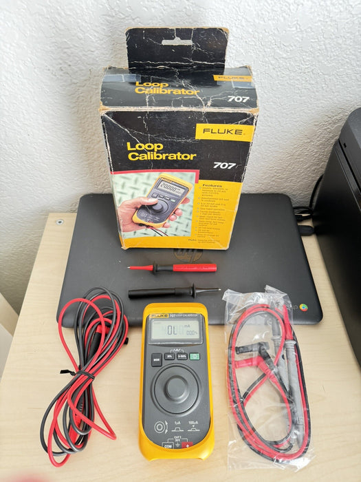 FLUKE 707 LOOP CALIBRATOR W/ ACCESSORIES - FREE SHIPPING