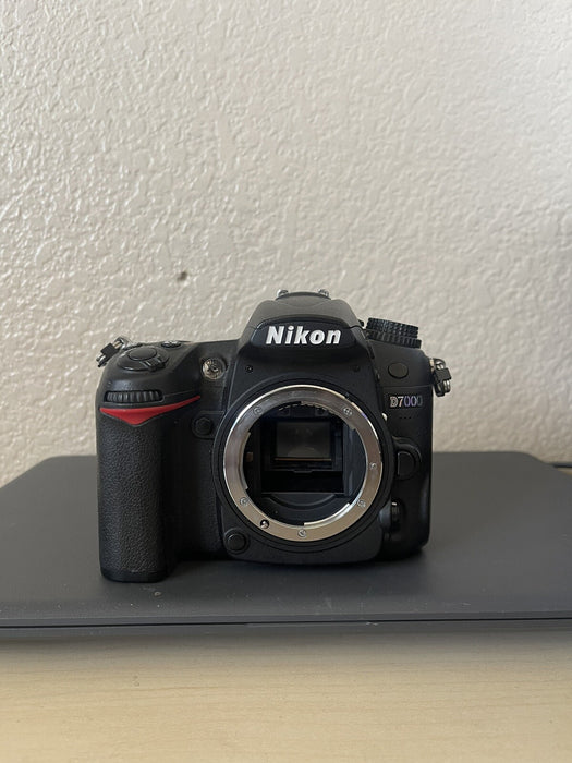 Nikon D7000 16.2MP Digital DSLR Camera Body (SHIPS NEXT DAY)