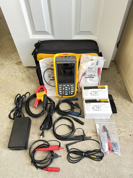 FLUKE 125B/NA INDUSTRIAL SCOPEMETER 40MHz HANDHELD OSCILLOSCOPE 1HZ TO 70HZ