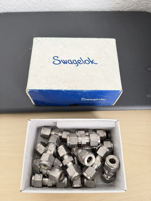 1- Swagelok Stainless Steel Connector, 5/16" OD Tube x 3/8" MNPT, SS-500-1-6