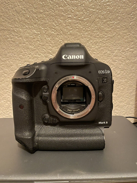 Canon EOS-1D X Mark II 20.2MP Digital SLR Camera - Black (No Accesories)