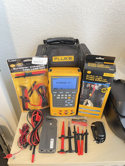 Fluke 754 Documenting Process Calibrator with HART Communication W/ NÉW TL220