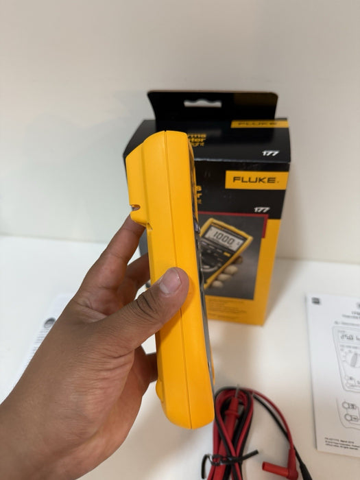 FLUKE 177 TRUE RMS MULTIMETER (NEE FACTORY SEALED) CALIBRATED 2025 / SHIPS FAST