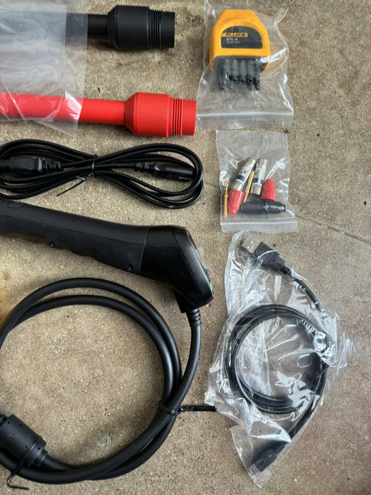 FLUKE BT520 BATTERY ANALYZER KIT / NEW SEALED - FREE SHIPPING