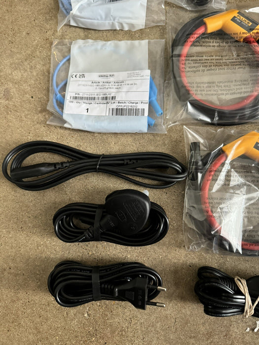 FLUKE 1738/EUS/WWG POWER LOGGER KIT 3 PHASE W/ BAG/FREE SHIPPING/GOOD CONDITION