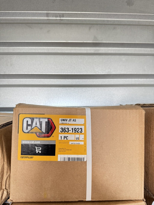 CAT 363-1923 UNIVERSAL JOINT ASSEMBLY / NEW SEALED - FREE SHIPPING