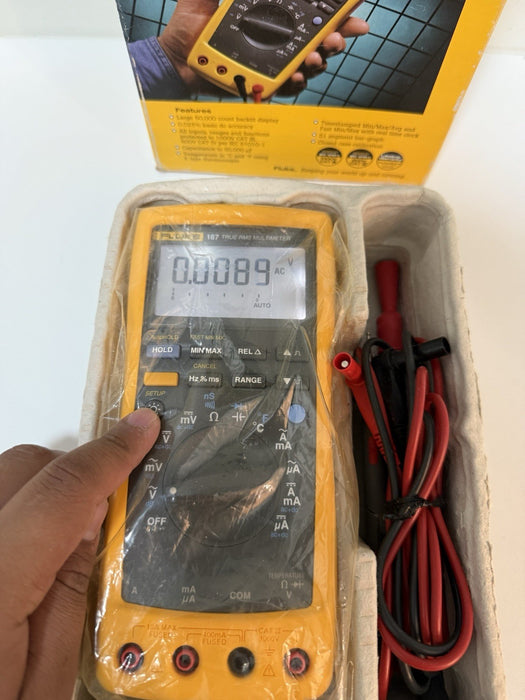 FLUKE 187 TRUE RMS MULTIMETER W/ LEADS (NEW FACTORY SEALED) FREE SHIPPING