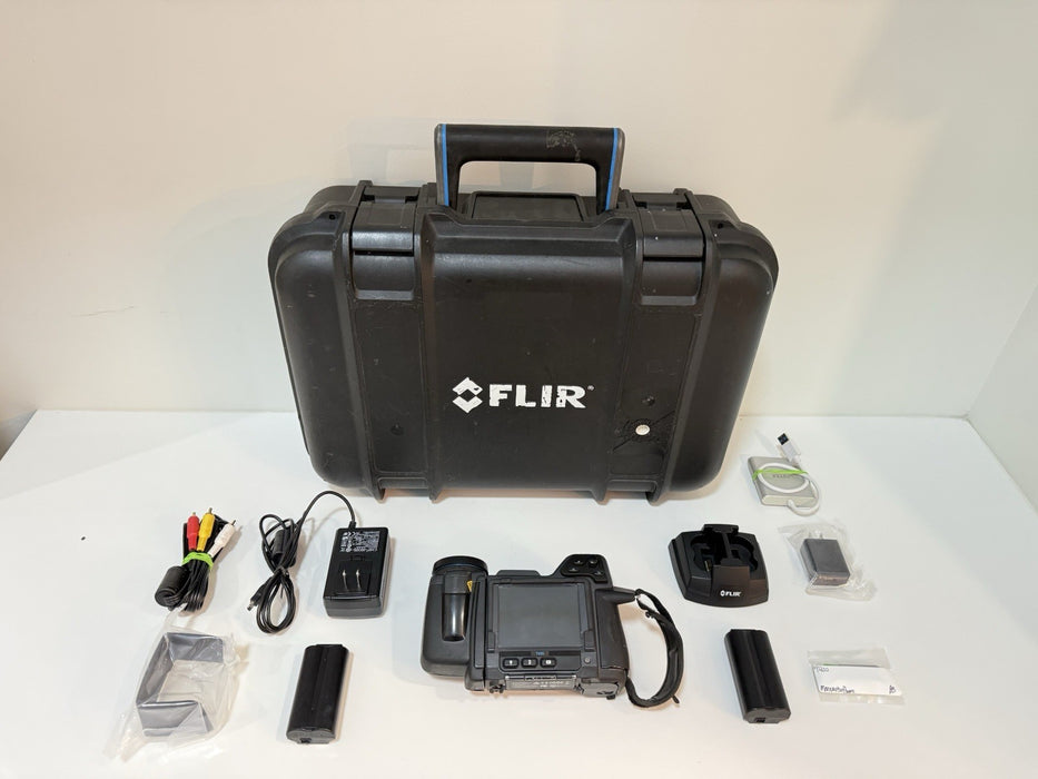 FLIR T420 THERMAL IMAGING CAMERA W/ CHARGER & BATTERIES - FREE SHIPPING (TESTED)