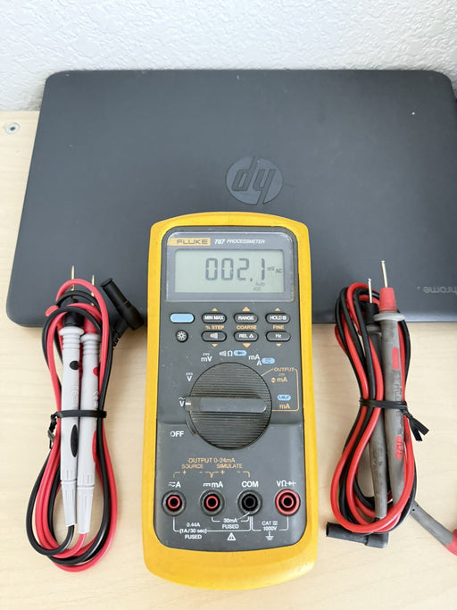 FLUKE 787 PROCESSMETER W/LEADS (SHIPS FAST) FREE SHIPPING (TESTED)