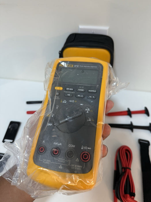 FLUKE 87 V MULTIMETER COMBO KIT W/ ACCESSORIES & LEADS - SHIPS FAST (NEW)