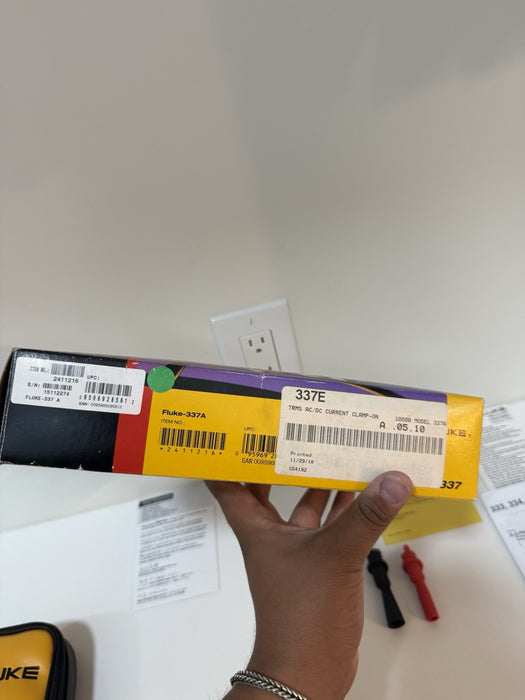 FLUKE 337 TRUE RMS CLAMP METER (NEW FACTORY SEALED) SHIPS FAST (RARE)
