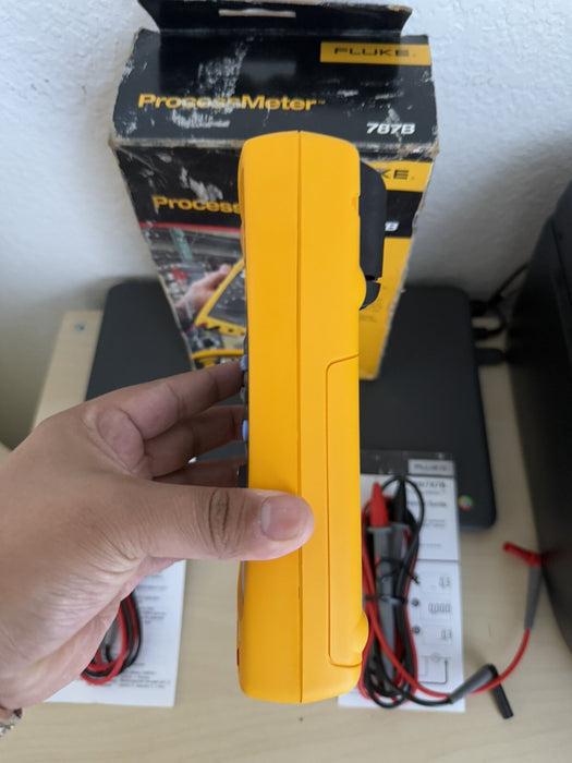 FLUKE 787B PROCESSMETER W/ ACCESSORIES & LEADS - FREE SHIPPING