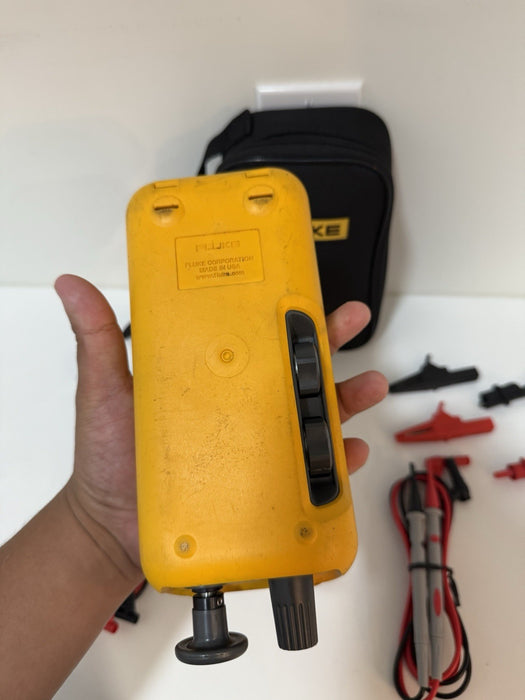 FLUKE 718 30G PRESSURE CALIBRATOR W/ ACCESSORIES (TESTED) SHIPS FREE
