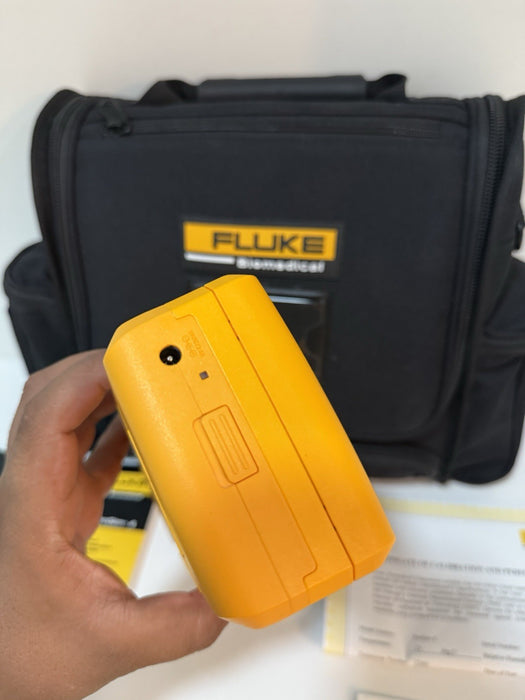 FLUKE PROSIM 4 VITAL SIGNS SIMULATOR W/ BAG & CERTIFICATE (TESTED) SHIPS FREE