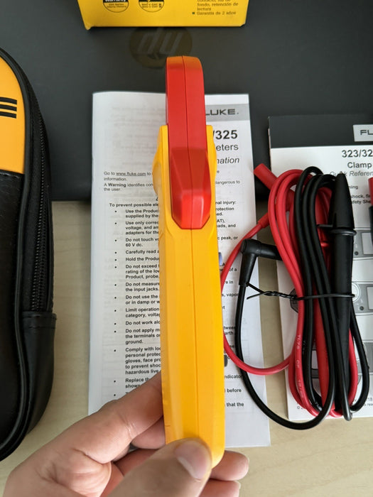 Fluke 325 True RMS DC AC Current and Voltage Tester Capacitance Clamp (NEW)