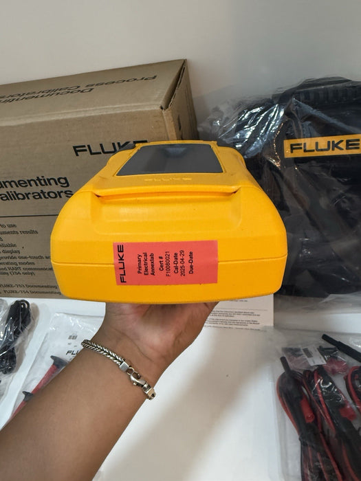 FLUKE 753 DOCUMENTING PROCESS CALIBRATOR (NEW FACTORY SEALED) CALIBRATED 2025