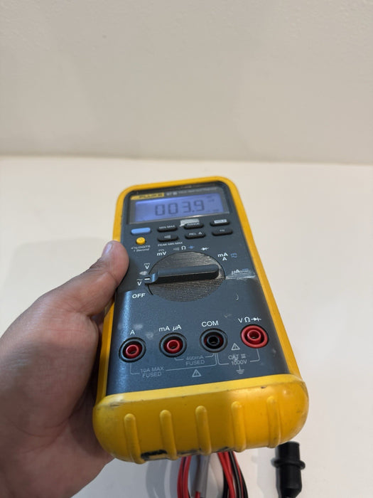 FLUKE 87 III TRUE RMS MULTIMETER W/LEADS & CLIPS - SHIPS FAST