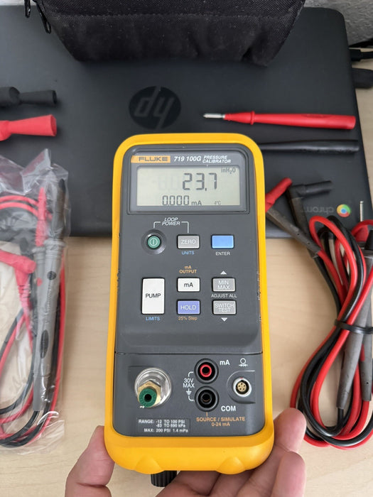 FLUKE 719-100G PRESSURE CALIBRATOR W/ BAG & LEADS - FREE SHIPPING