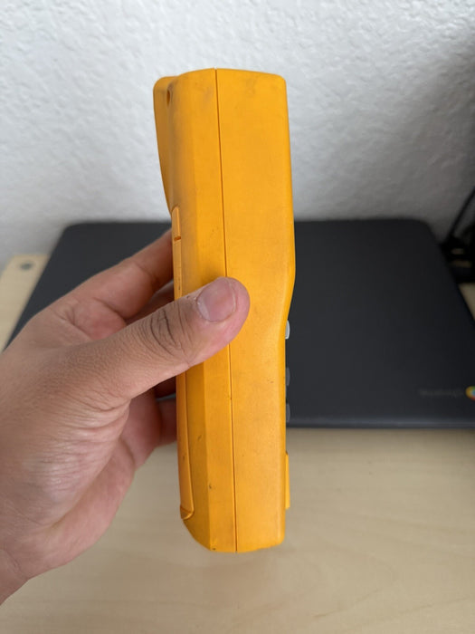 FLUKE 714B THERMOCOUPLE TEMPERATURE CALIBRATOR (PARTS ONLY) DOESNT WORK