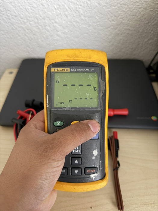 FLUKE 52 II THERMOCOUPLE THERMOMETER W / PROBE & LEADS - FREE SHIPPING