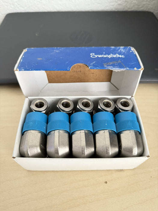 1- Swagelok Stainless Steel Elbow Fitting, 3/8" Tube x 1/2" Male NPT, SS-600-2-8