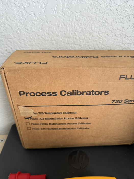 FLUKE 725 MULTIFUNCTION PROCESS CALIBRATOR W / FACTORY BOX -EXCELLENT CONDITION