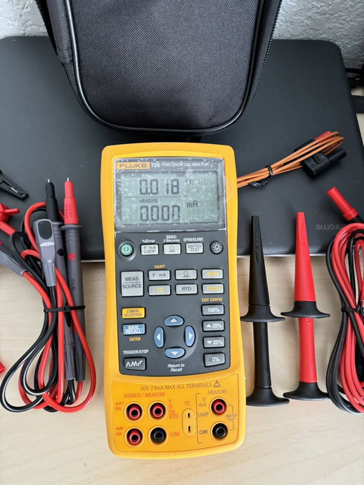 Fluke 726 Precision Multifunction Process Calibrator /W NEW LEADS & BAG & CLIPS