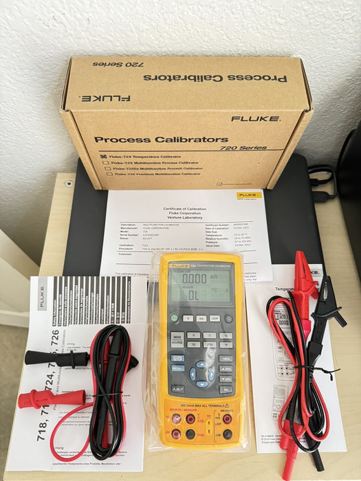 FLUKE 724 TEMPERATURE CALIBRATOR - CALIBRATED 2022 / NEW SEALED - FREE SHIPPING