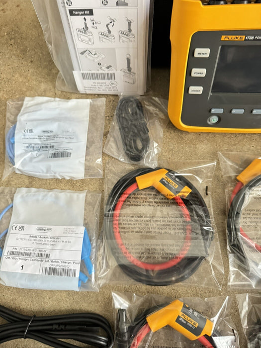 FLUKE 1738/EUS/WWG POWER LOGGER KIT 3 PHASE W/ BAG/FREE SHIPPING/GOOD CONDITION