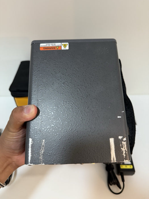 FLUKE 9140 DRY-WELL CALIBRATOR W/BAG & CHARGER (TESTED) SHIPS FAST