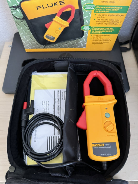 Fluke i1010 AC/DC Current Clamp Multimeter Accessory with Case and Box! (NEW)
