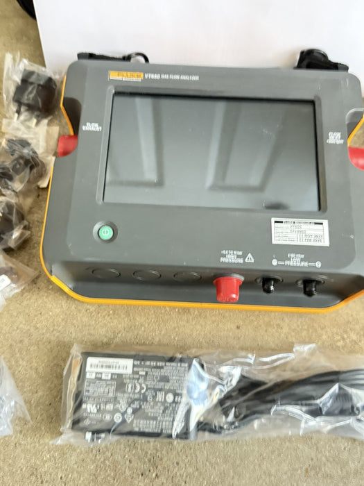 FLUKE VT650 GAS FLOW ANALYZER W/BAG & CHARGER (CALIBRATED 2025) FREE SHIPPING