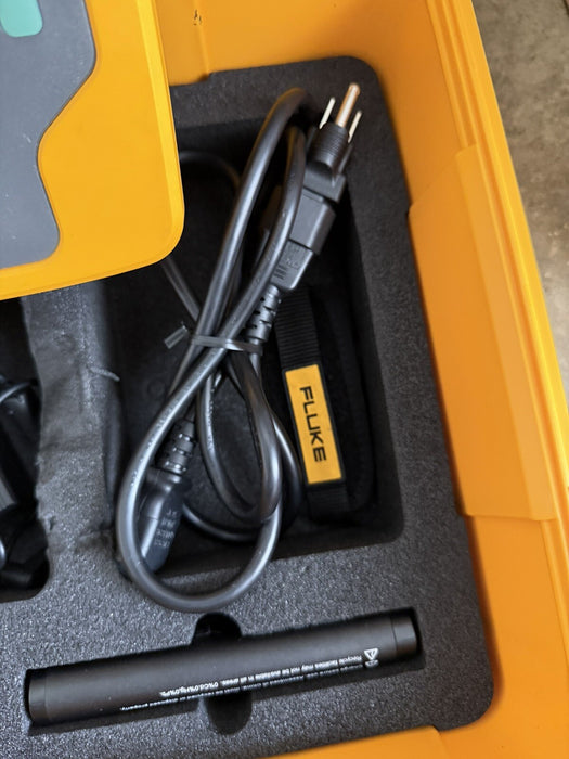 FLUKE ii900 INDUSTRIAL ACOUSTIC IMAGER W/2 BATTERIES & CHARGER - FREE SHIPPING
