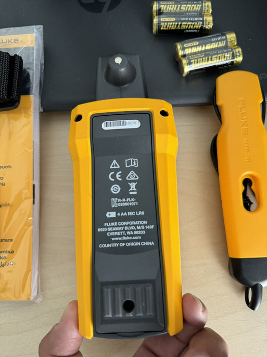FLUKE IRR1-SOL SOLAR IRRADIANCE MTER W/ CASE - NEW / SHIP FAST - FREE SHIPPING