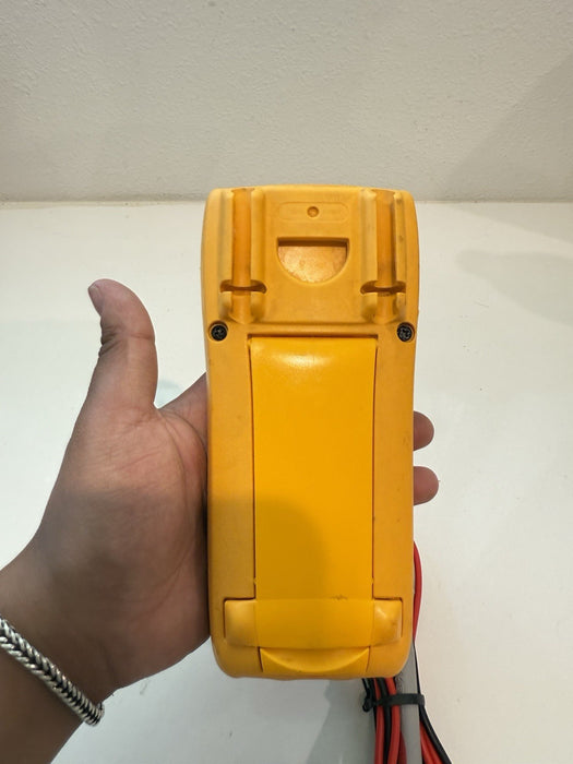 FLUKE 77-IV MULTIMETER W / LEAD SET (PARTS ONLY) FOR PARTS