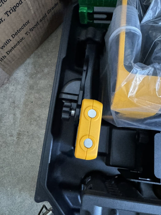 FLUKE PLS HV2G SYS GREEN ROTARY LASER SYSTER W/ DETECTOR (NEW SEALED) SHIPS FREE