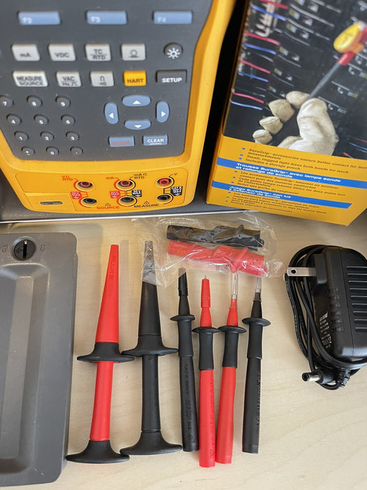 Fluke 754 Documenting Process Calibrator with HART Communication W/ NÉW TL220