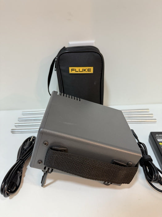 FLUKE 9102S DRY-WELL CALIBRATOR W/BAG & CHARGER - SHIPS FAST