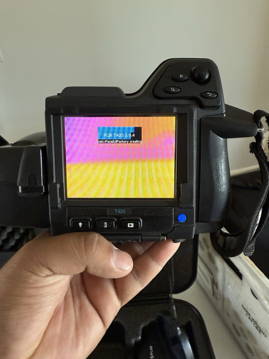 FLIR T420 THERMAL IMAGING CAMERA W/ CHARGER & BATTERIES - FREE SHIPPING (TESTED)