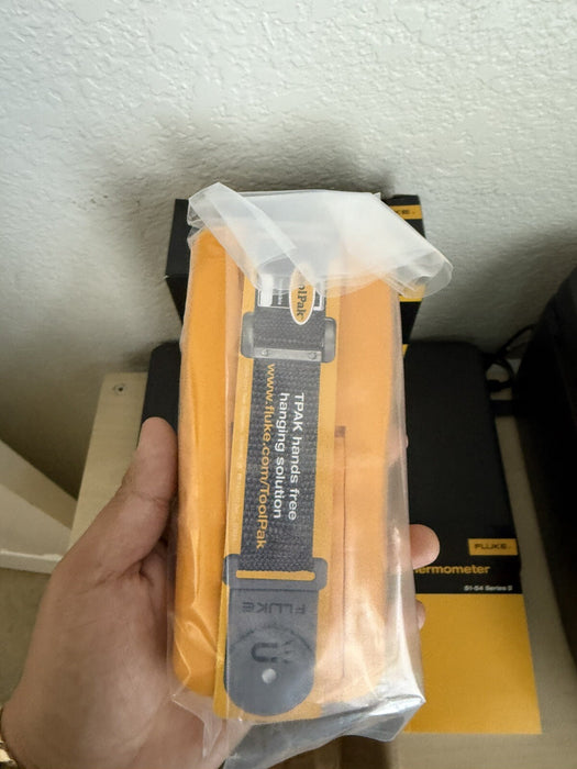 FLUKE 52-II 60HZ DUAL DIGITAL THERMOCOUPLE THERMOMETER /NEW SEALED/FREE SHIPPING