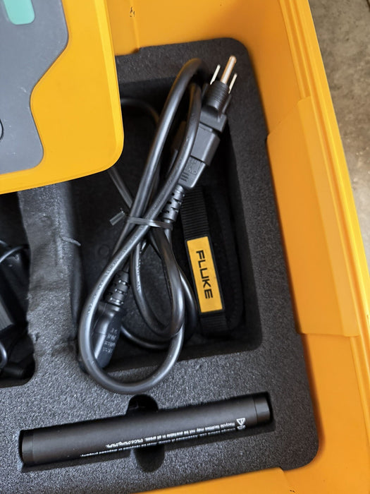 FLUKE ii900 INDUSTRIAL ACOUSTIC IMAGER W/2 BATTERIES & CHARGER - FREE SHIPPING