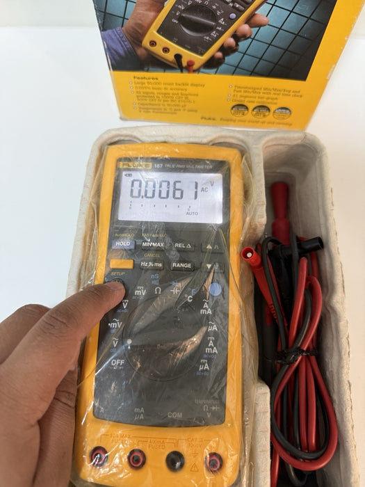 FLUKE 187 TRUE RMS MULTIMETER W/ LEADS (NEW FACTORY SEALED) FREE SHIPPING