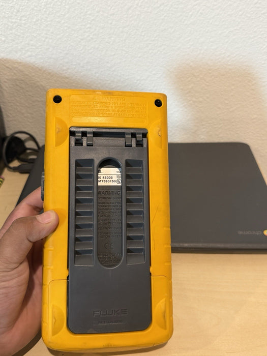 FLUKE 43 POWER QUALITY ANALYZER (PARTS ONLY) SHIPS FAST (FOR PARTS)