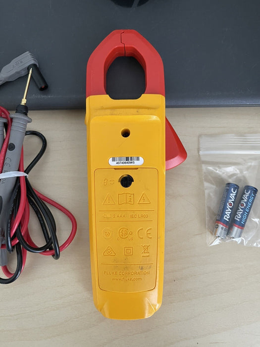 FLUKE 324 CLAMP METER W/ SOFT CASE AND LEADS (SHIPS FAST)