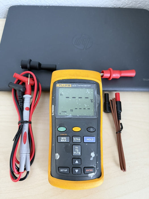 FLUKE 52 II THERMOCOUPLE THERMOMETER W / PROBE & LEADS - FREE SHIPPING
