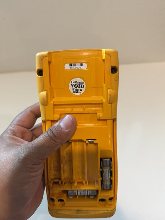 FLUKE 189 TRUE RMS MULTIMETER (PARTS ONLY)  FOR PARTS - SHIPS FAST