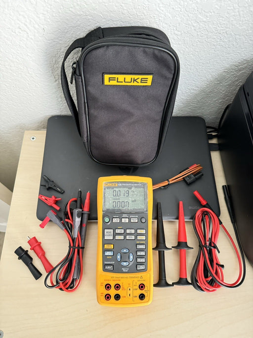 Fluke 726 Precision Multifunction Process Calibrator /W NEW LEADS & BAG & CLIPS